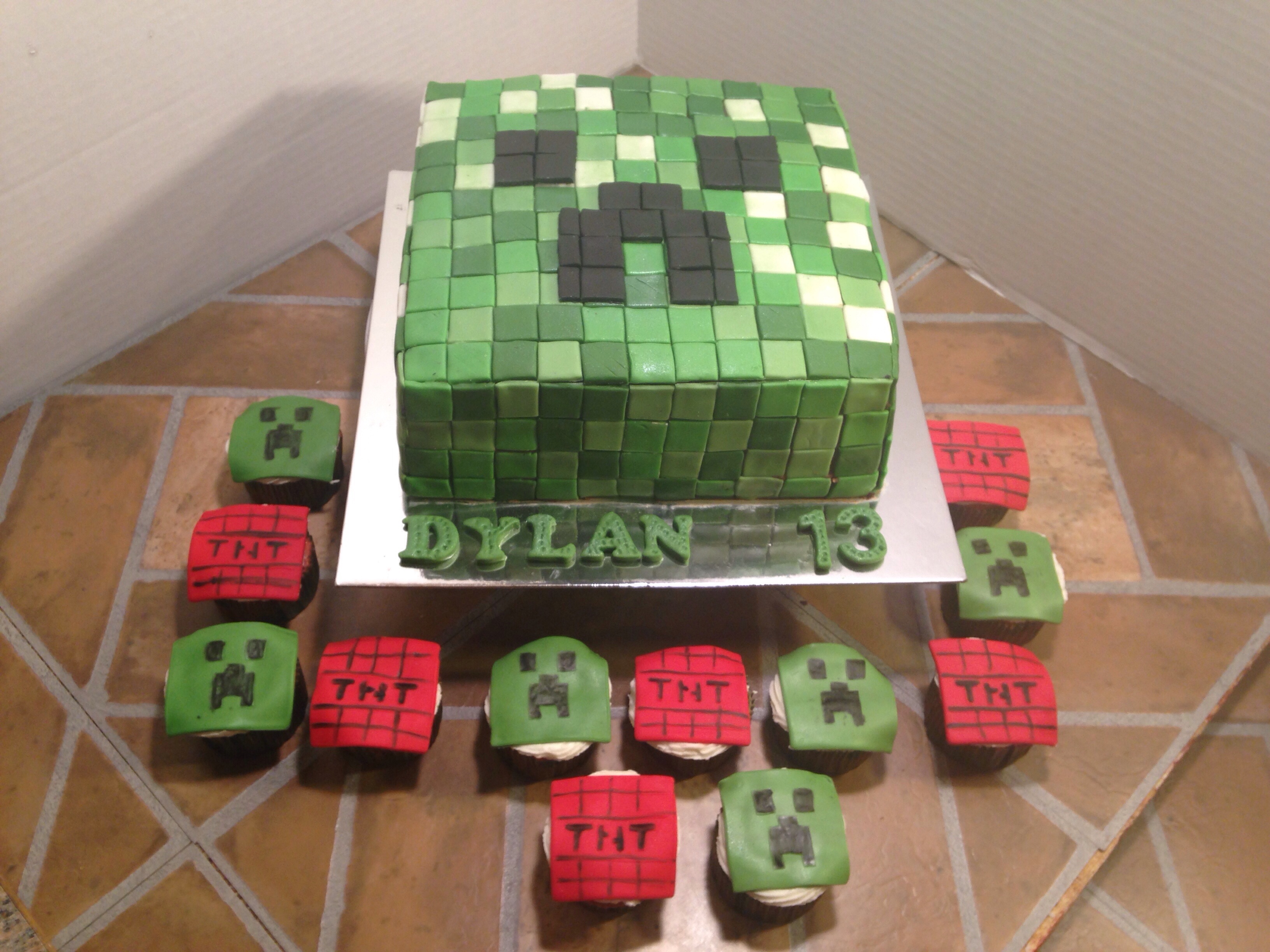 Minecraft Creeper Face Cake And Cupcakes Https Www Facebook Com